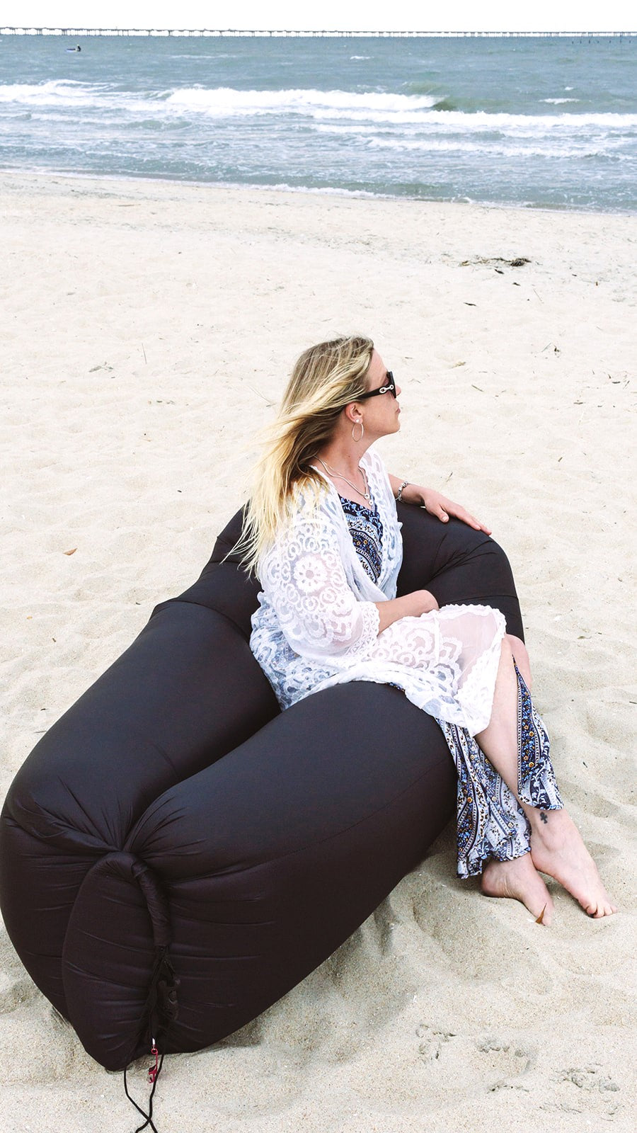 inflatable-lounger-black-coolbamboostore